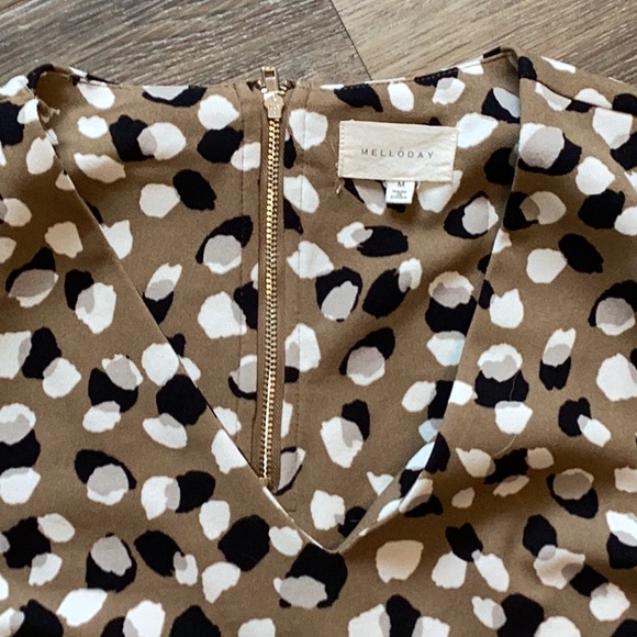 Beautiful Boutique Top - Picture 2 of 5